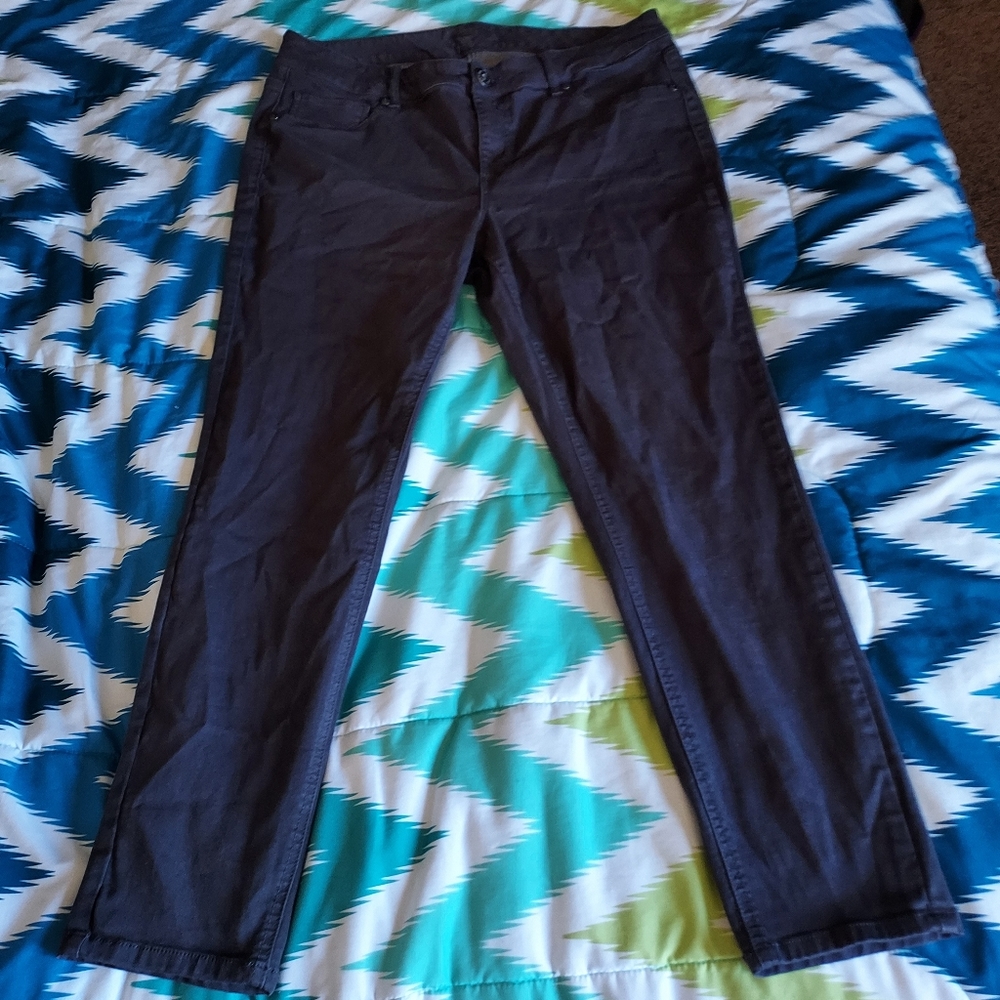 Maurices Gray Jegging Size 18!